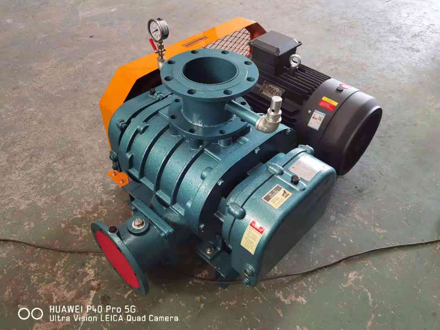 羅茨風機 發貨山西羅茨風機XQSSR1005.5KW 2臺(圖1)